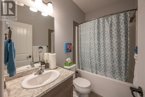 2450 Radio Tower Road Unit# 180, Oliver, BC - Indoor Photo Showing Bathroom