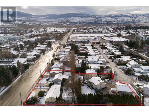 3007 Lowe Court, Kelowna, BC - Outdoor With View