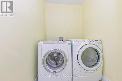 486 Orchard Drive, Oakville, ON - Indoor Photo Showing Laundry Room