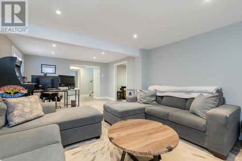 15 Marilyn Crescent, Halton Hills, ON - Indoor Photo Showing Living Room