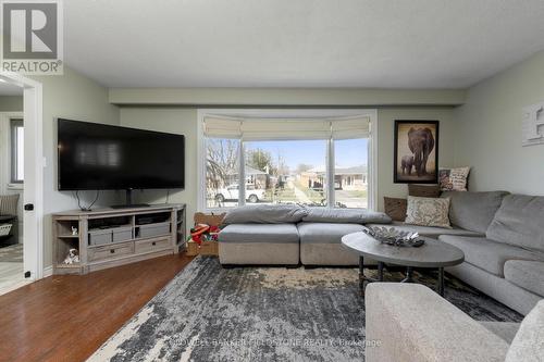 15 Marilyn Crescent, Halton Hills, ON - Indoor Photo Showing Living Room