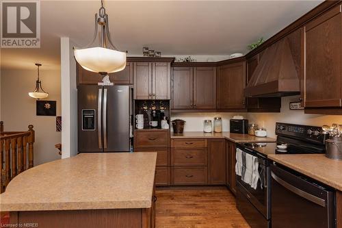 200 Osprey Crescent, Callander, ON - Indoor Photo Showing Kitchen