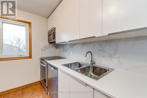 2Nd Flr - 3158 Nawbrook Road, Mississauga, ON - Indoor Photo Showing Kitchen With Double Sink