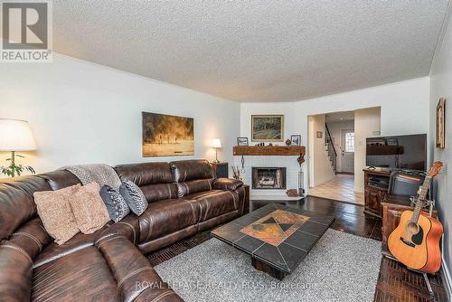 3458 Woodhurst Crescent, Mississauga, ON - Indoor Photo Showing Living Room With Fireplace