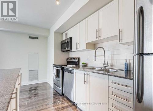 2111 - 2191 Yonge Street, Toronto, ON - Indoor Photo Showing Kitchen With Stainless Steel Kitchen With Double Sink With Upgraded Kitchen