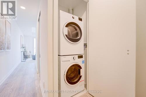 1507 - 2020 Bathurst Street, Toronto, ON - Indoor Photo Showing Laundry Room