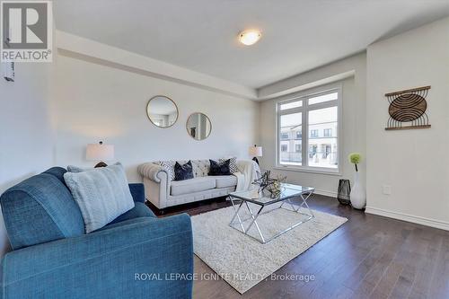 498 Twin Streams Road, Whitby, ON - Indoor Photo Showing Living Room