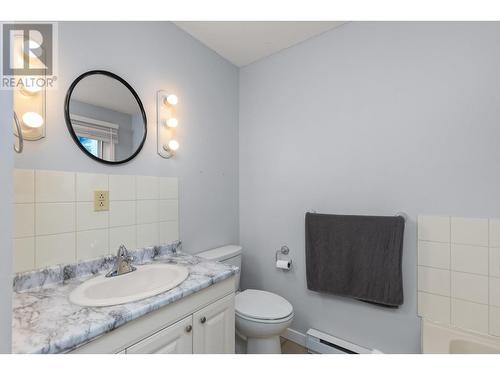 3702 22 Street, Vernon, BC - Indoor Photo Showing Bathroom