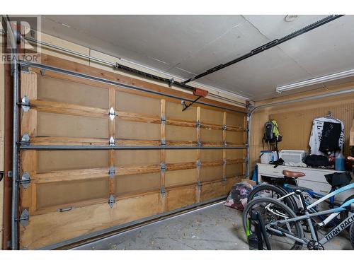 3702 22 Street, Vernon, BC - Indoor Photo Showing Garage