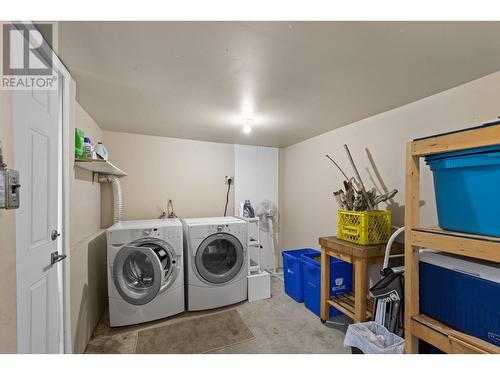 3702 22 Street, Vernon, BC - Indoor Photo Showing Laundry Room