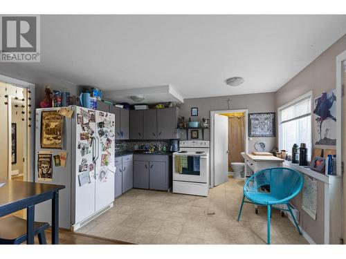 3702 22 Street, Vernon, BC - Indoor Photo Showing Kitchen