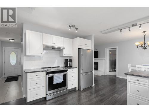 3702 22 Street, Vernon, BC - Indoor Photo Showing Kitchen With Stainless Steel Kitchen With Upgraded Kitchen