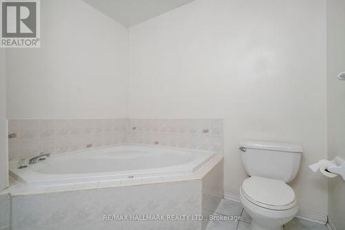 8 - 165 Fieldstone Drive, Vaughan, ON - Indoor Photo Showing Bathroom