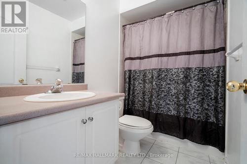 8 - 165 Fieldstone Drive, Vaughan, ON - Indoor Photo Showing Bathroom