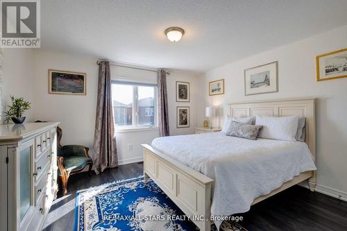 33 Romanelli Crescent, Bradford West Gwillimbury, ON - Indoor Photo Showing Bedroom