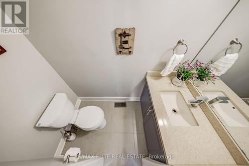 16 Futura Avenue, Richmond Hill, ON - Indoor Photo Showing Bathroom