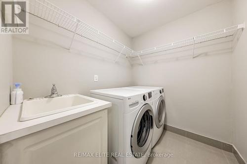16 Futura Avenue, Richmond Hill, ON - Indoor Photo Showing Laundry Room