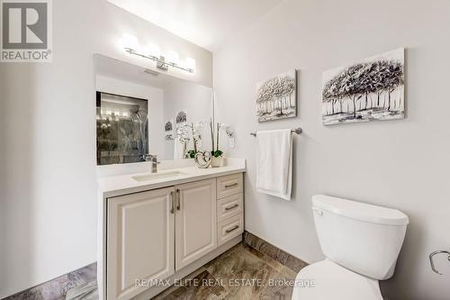 16 Futura Avenue, Richmond Hill, ON - Indoor Photo Showing Bathroom