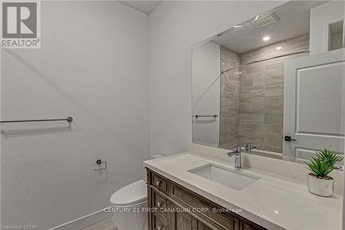 191 Queen Street, Middlesex Centre, ON - Indoor Photo Showing Bathroom