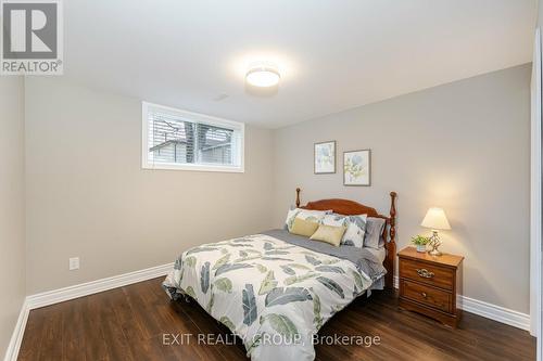 30 Pleasantview Avenue, Brampton, ON - Indoor Photo Showing Bedroom