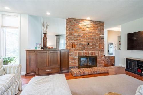 101 Hillcrest Avenue, Dundas, ON - Indoor Photo Showing Living Room With Fireplace