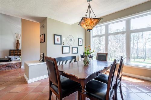 101 Hillcrest Avenue, Dundas, ON - Indoor Photo Showing Dining Room