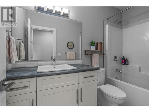 2033 Sunview Drive, West Kelowna, BC - Indoor Photo Showing Bathroom