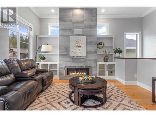 2033 Sunview Drive, West Kelowna, BC - Indoor Photo Showing Living Room With Fireplace