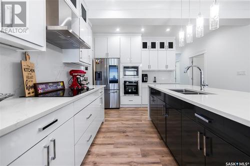 236 Woolf Place, Saskatoon, SK - Indoor Photo Showing Kitchen With Double Sink With Upgraded Kitchen