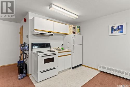 101 214 Ross Avenue, Dalmeny, SK - Indoor Photo Showing Kitchen