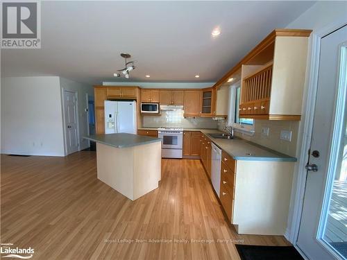 149 William Street, Parry Sound, ON - Indoor Photo Showing Kitchen With Double Sink