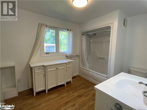 previous photos before tenants - 149 William Street, Parry Sound, ON - Indoor Photo Showing Bathroom