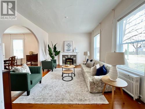 317 Albert Street, Belleville, ON - Indoor Photo Showing Living Room With Fireplace