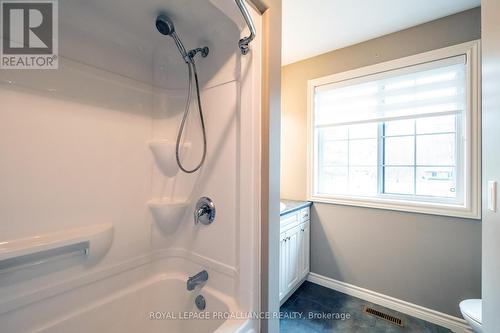 2 Oak Ridge Drive, Quinte West, ON - Indoor Photo Showing Bathroom