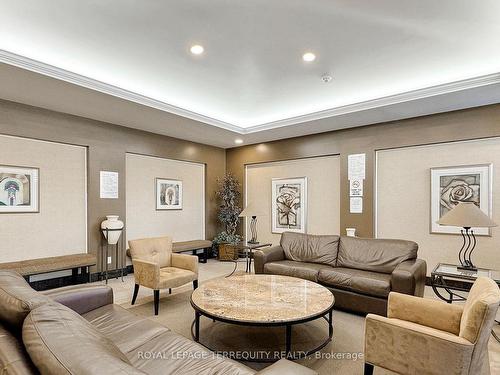Ph9-850 Steeles Ave W, Vaughan, ON - Indoor Photo Showing Living Room