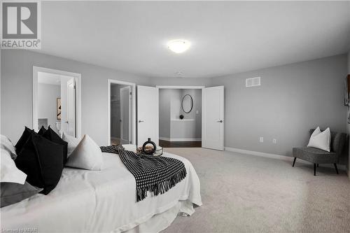 135 Rockledge Drive, Hamilton, ON - Indoor Photo Showing Bedroom