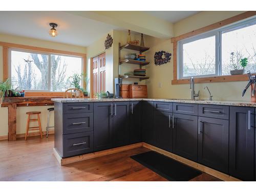3791 Krestova Cemetery Road, Krestova, BC - Indoor Photo Showing Kitchen With Double Sink