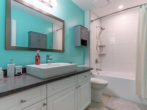 406-875 Sahali Terrace, Kamloops, BC - Indoor Photo Showing Bathroom