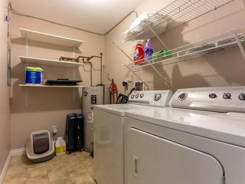 406-875 Sahali Terrace, Kamloops, BC - Indoor Photo Showing Laundry Room
