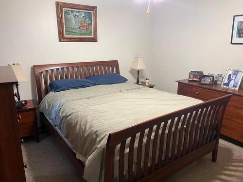 2291/2295 Park Drive, Kamloops, BC - Indoor Photo Showing Bedroom