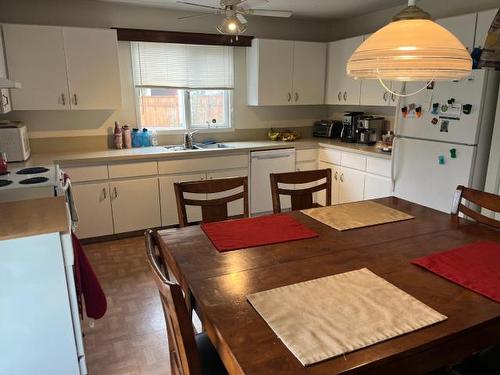 2291/2295 Park Drive, Kamloops, BC - Indoor Photo Showing Kitchen With Double Sink