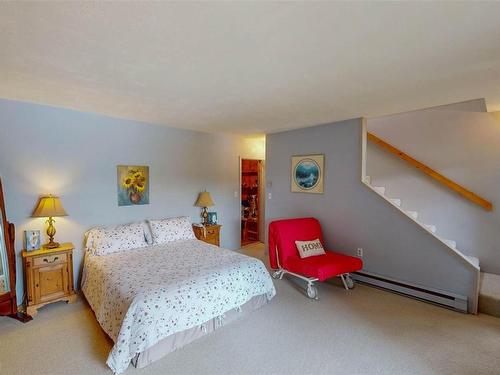 36137 Galleon Way, Pender Island, BC - Indoor Photo Showing Bedroom