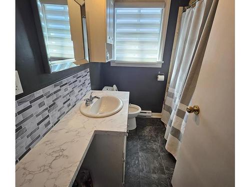 3665 12Th Ave, Port Alberni, BC - Indoor Photo Showing Bathroom