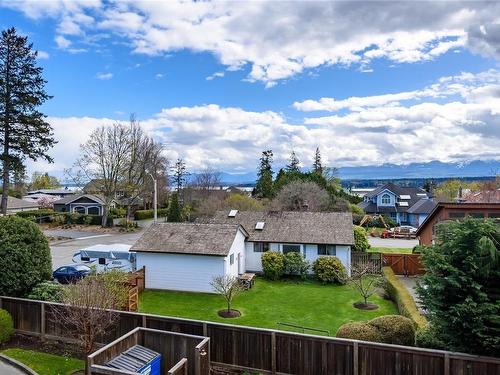 2-1653 Comox Ave, Comox, BC - Outdoor With View