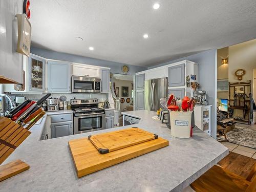 95 Redonda Way, Campbell River, BC - Indoor Photo Showing Kitchen