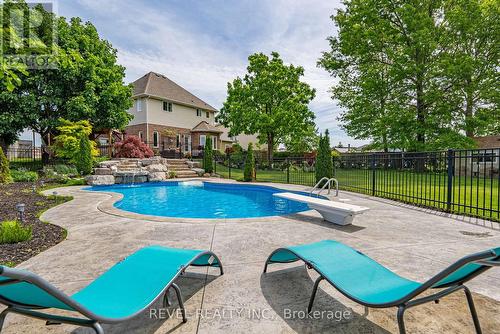4472 Kathleen Crescent, Niagara Falls, ON - Outdoor With In Ground Pool With Deck Patio Veranda With Backyard