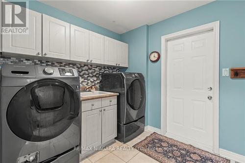 62 Rolling Meadows Boulevard, Pelham, ON - Indoor Photo Showing Laundry Room