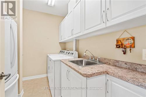 303 - 379 Scott Street, St. Catharines, ON - Indoor Photo Showing Laundry Room