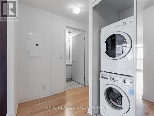 3510 - 14 York Street, Toronto, ON - Indoor Photo Showing Laundry Room