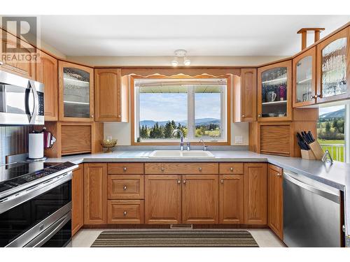 684 Elson Road, Sorrento, BC - Indoor Photo Showing Kitchen With Double Sink